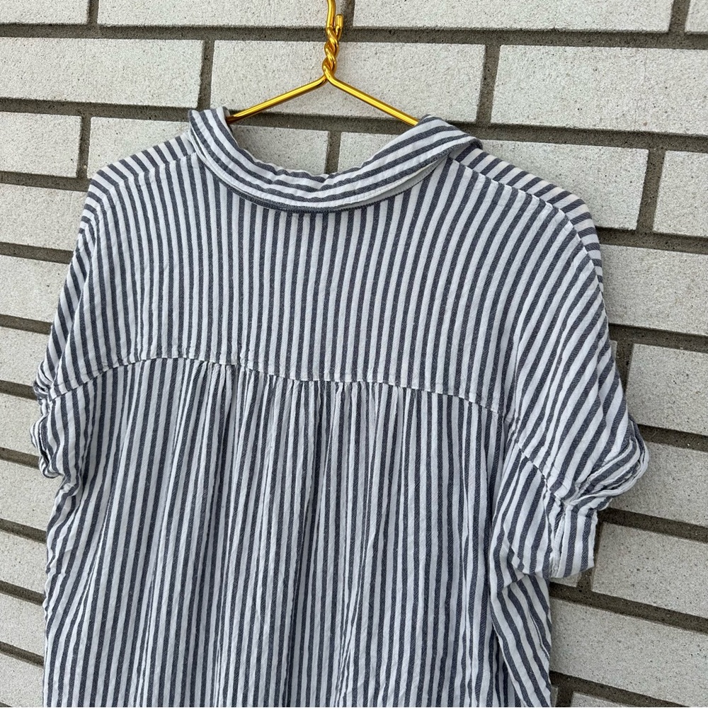 Jane and Delancey Gray White Stripe Buttondown Hi Low Tunic Rayon L - Picture 8 of 9